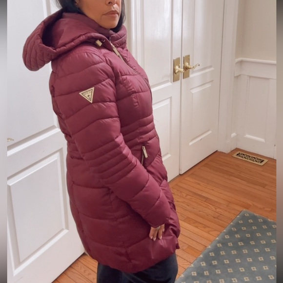 Guess Women's Burgundy Puffer Jacket size M - Picture 3 of 13